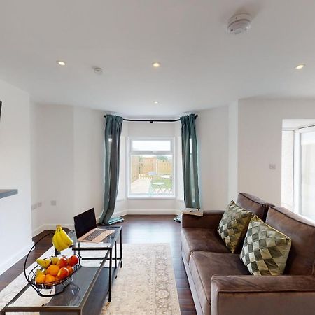 Stylish Apartment W/ Private Garden - Dog Friendly Newport  Dış mekan fotoğraf