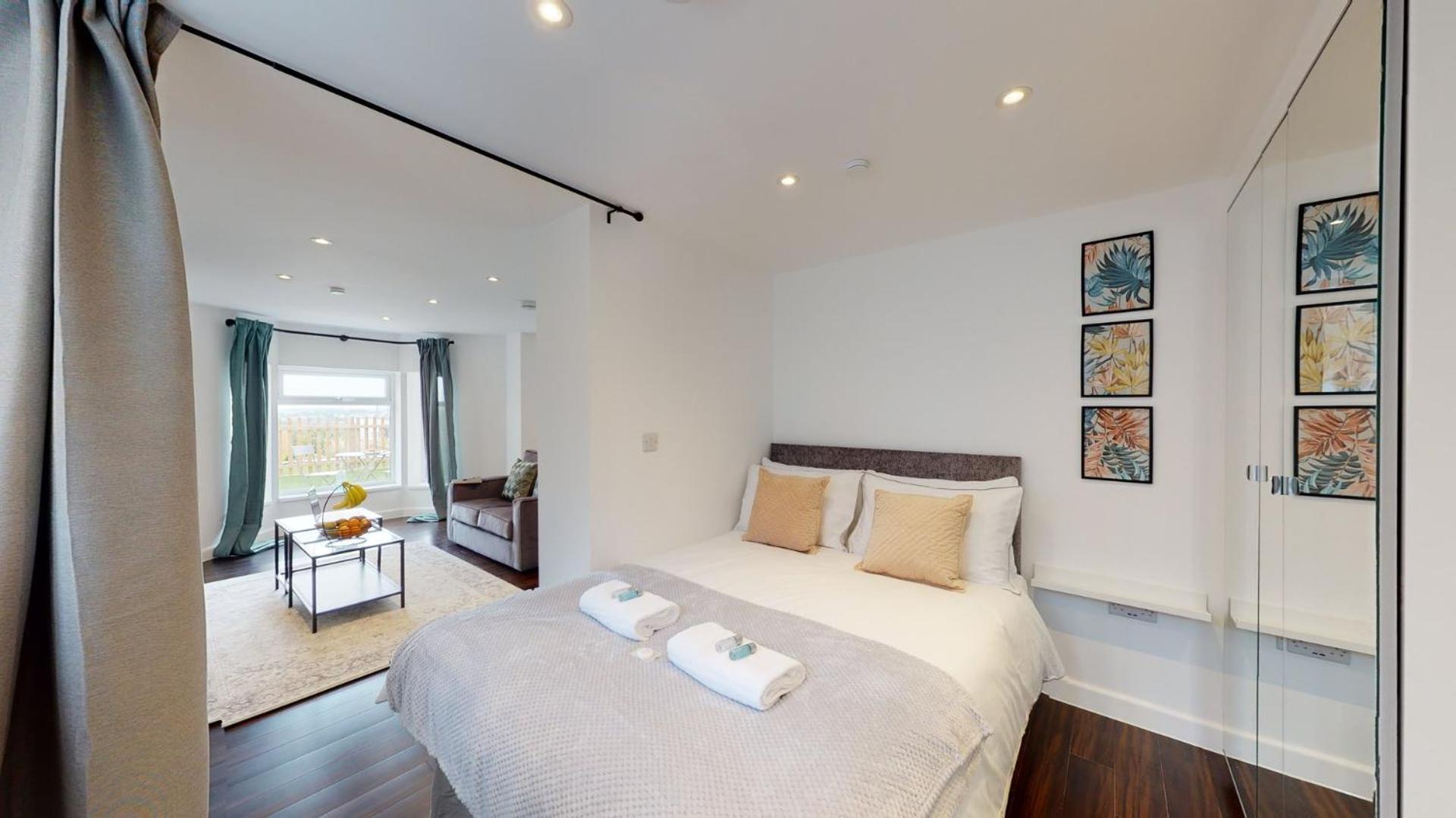 Stylish Apartment W/ Private Garden - Dog Friendly Newport  Dış mekan fotoğraf