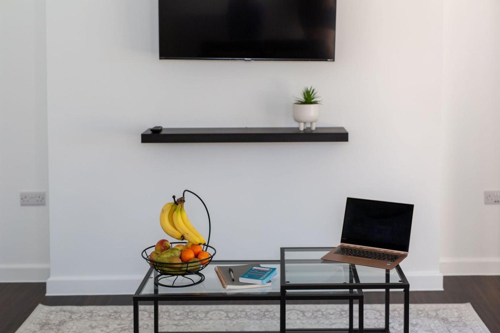 Stylish Apartment W/ Private Garden - Dog Friendly Newport  Dış mekan fotoğraf